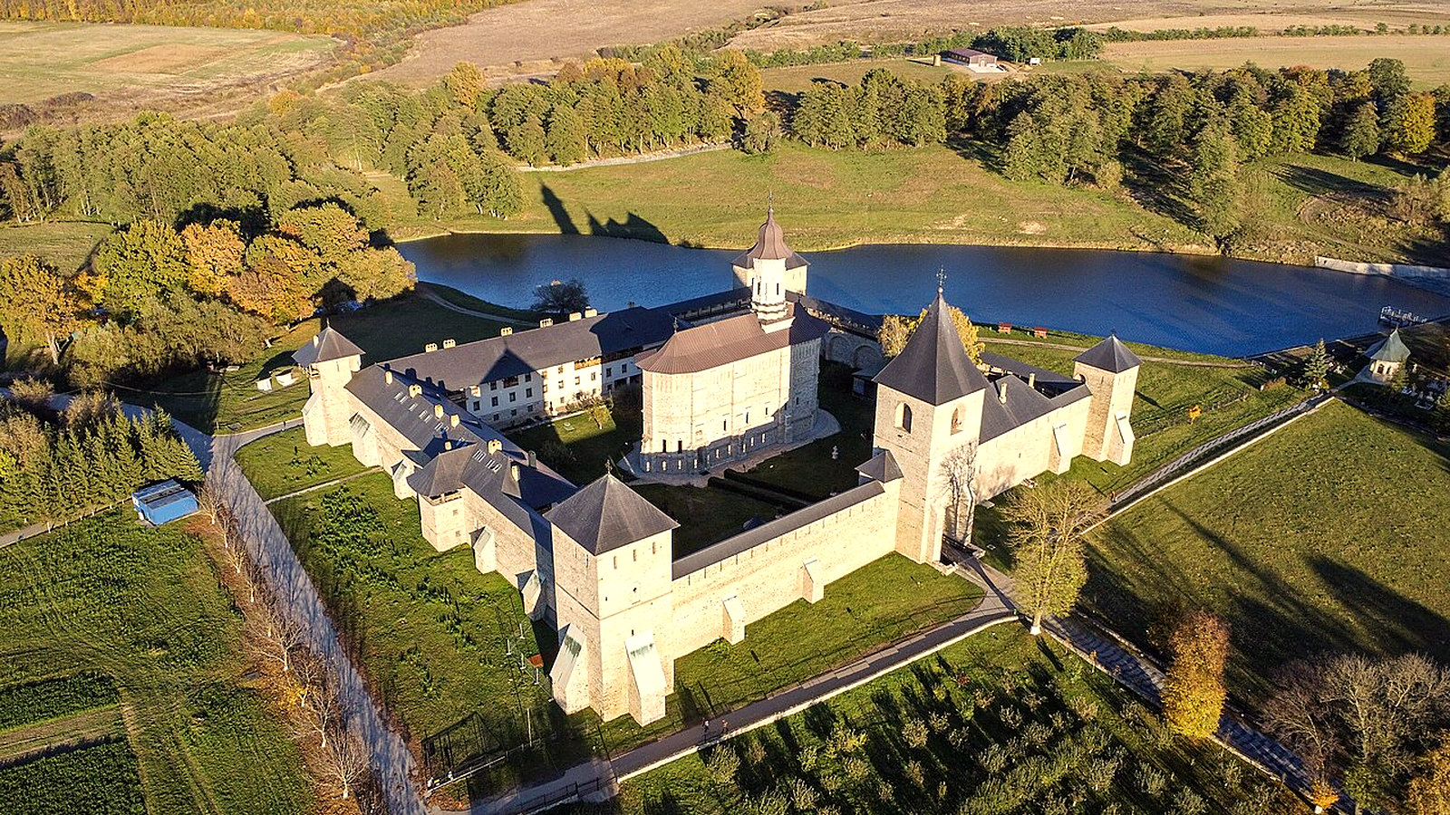 Mănăstirea Dragomirna, Mitocu Dragomirnei, jud. Suceava