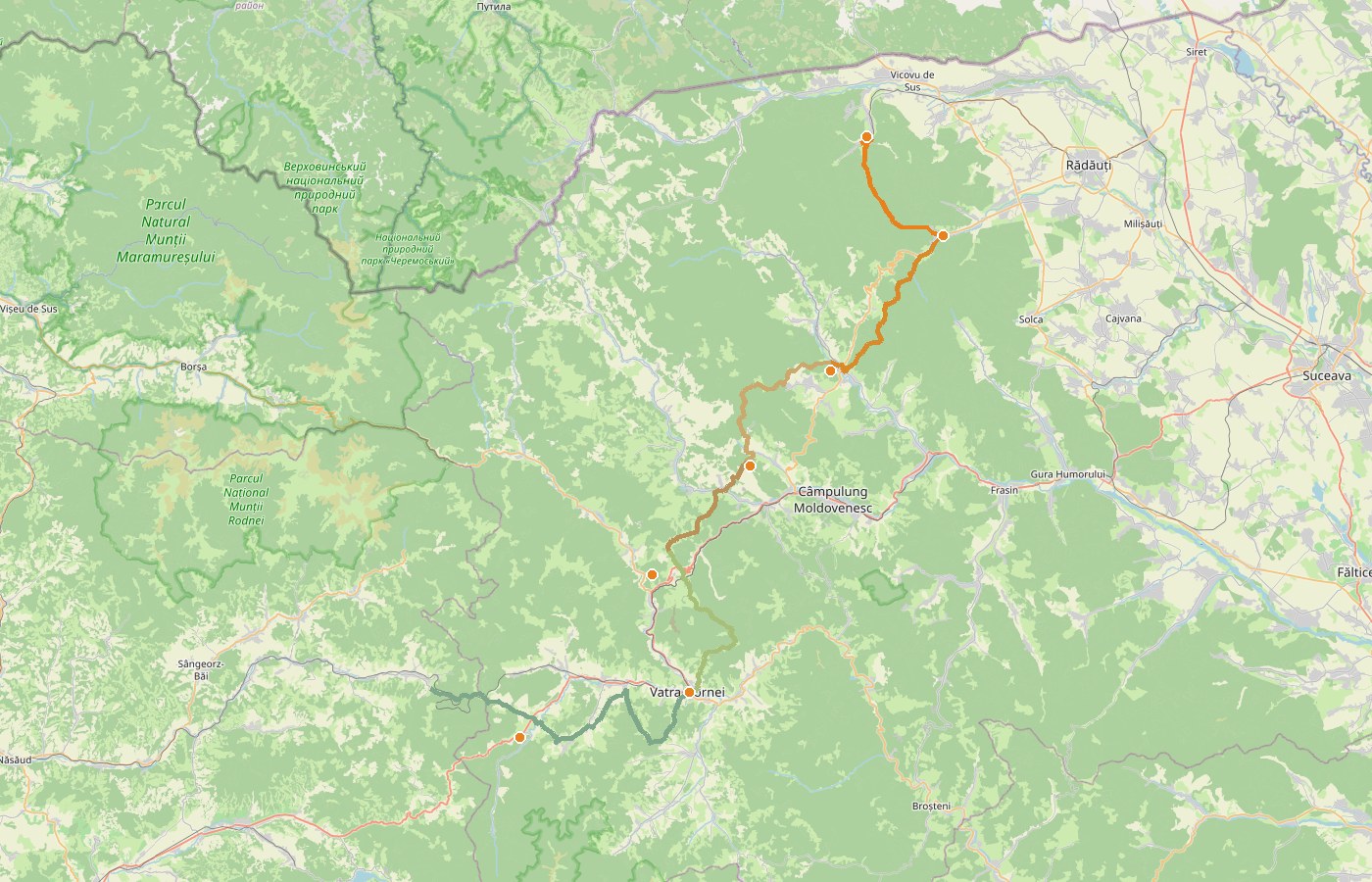 Harta Bucovinei cu cele șase etape ale Via Transilvanica, de la Putna la Poiana Negri, pe fond OpenStreetMap
